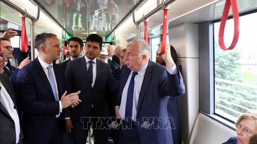 French Senate leader visits Nhon-Hanoi station urban railway line